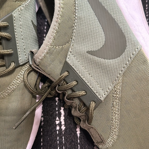 Nike sock sneakers, olive green size 10 - Picture 8 of 8